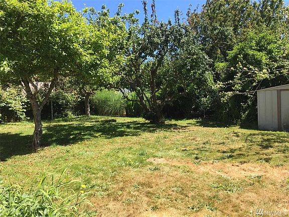4th image of 7048 Earl Ave NW