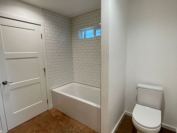 4th image of 447 S 43rd St