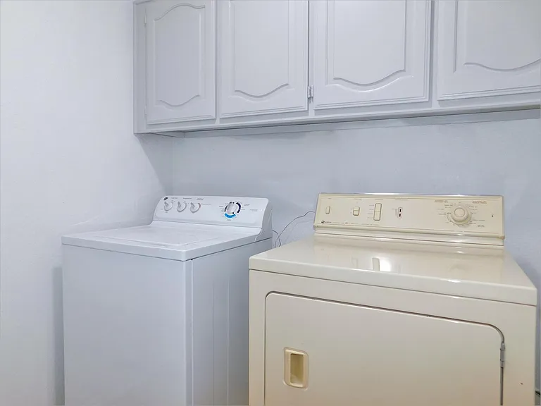 2105 Sonata Ln — Photo 23