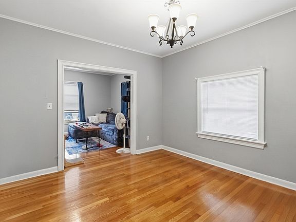 5th image of 33 Howe Ave
