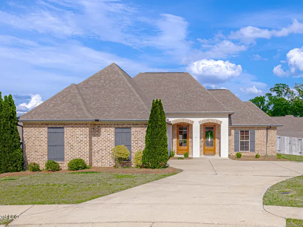 308 Logan Ct, Canton, MS 39046