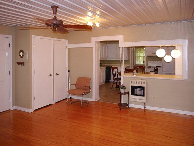 1st image of 477 N Woodlawn Dr