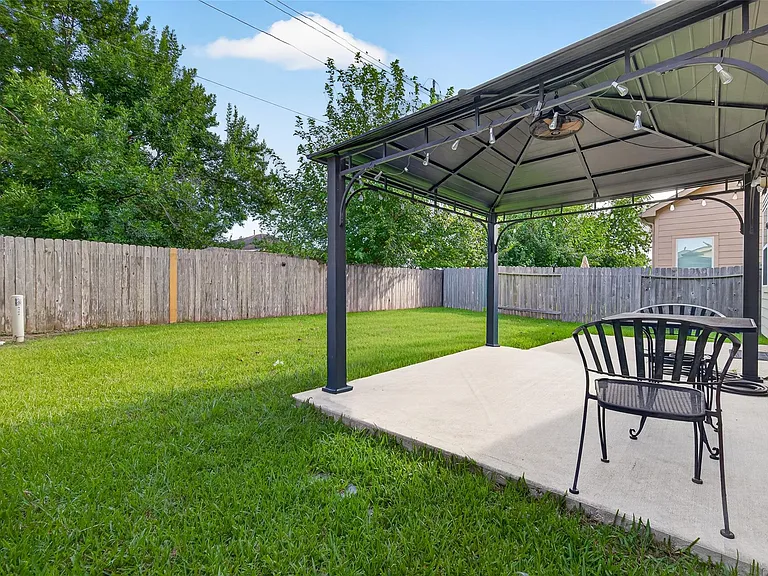 9106 Fuqua Breeze Dr — Photo 40