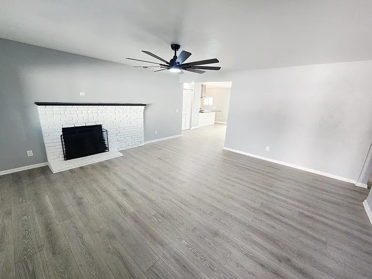 2836 Washington St — Photo 6