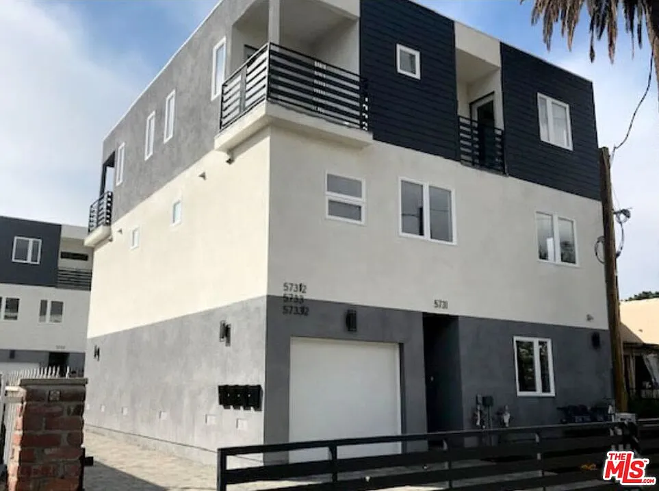 3 bed, 3.5 bath, 1416 sqft, $3,800 — Photo 1