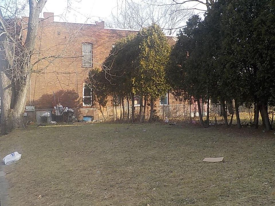 2nd image of 2 Catherine St