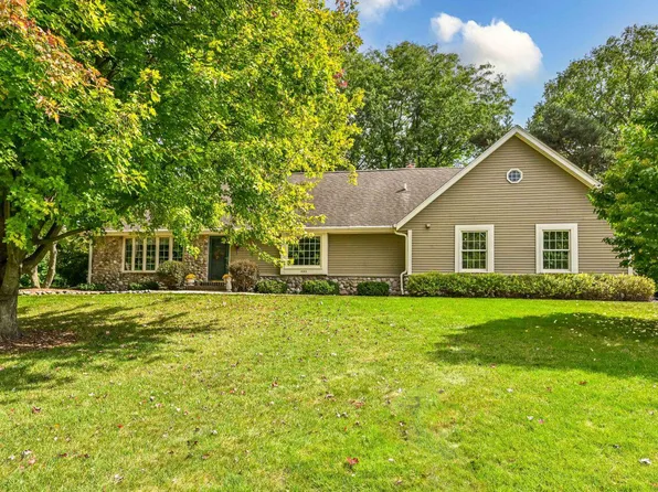 1660 Constitution DRIVE, Brookfield, WI 53045