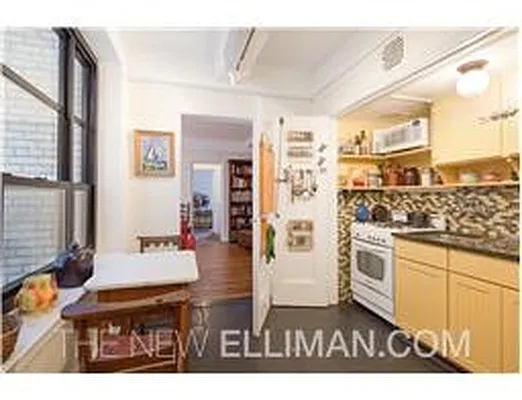 Sold by Douglas Elliman | media 10