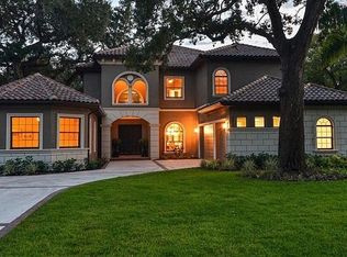 2906 W Hawthorne Rd, Tampa, FL 33611