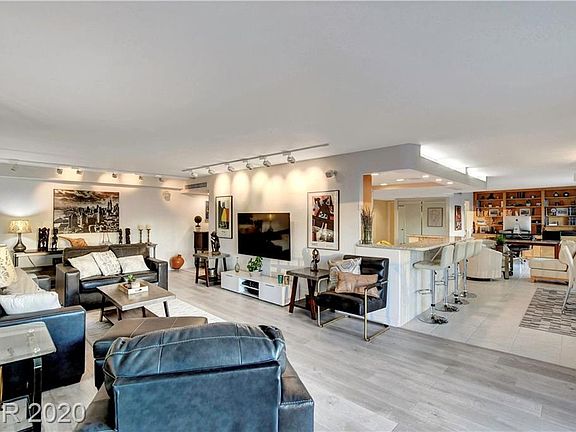 3rd image of 3111 Bel Air Dr Unit 14A