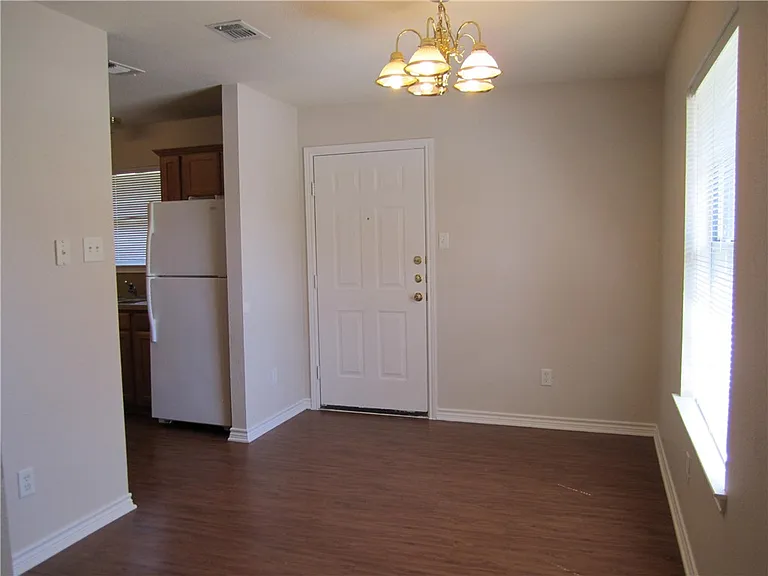 3607 Glenna Ct — Photo 8