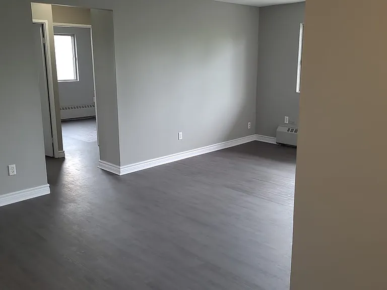 1 Humber Ct — Photo 17