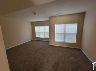 462 Hollybrook Ridge Ln, Richmond, VA 23223