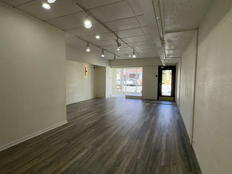 1707 Jefferson St — Photo 13