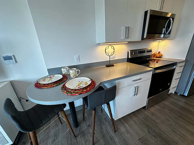 Red Oak at 409 Elm Street — Photo 31