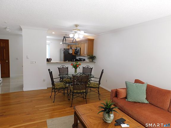 4th image of 151 Shelter Rock Road #60
