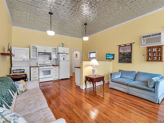 4th image of 272 Fletcher St