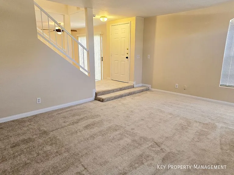 2817 Crystal Lantern Dr — Photo 3
