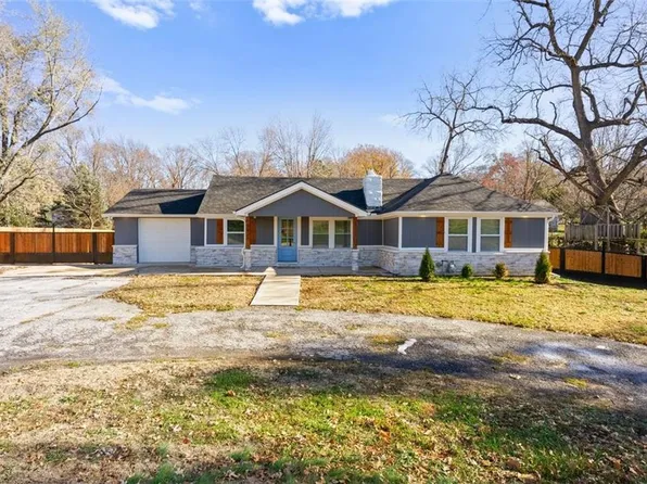 5825 Antioch Rd, Merriam, KS 66202