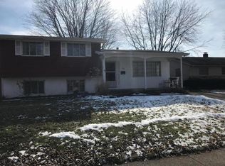 1073 Marland Dr N, Columbus, OH 43224