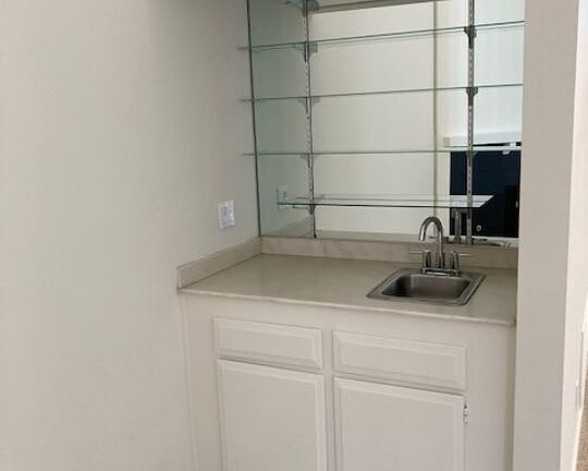 4th image of 1920 Pandora Ave APT 12