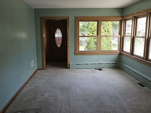 3rd image of 5050 N Oconto Ave