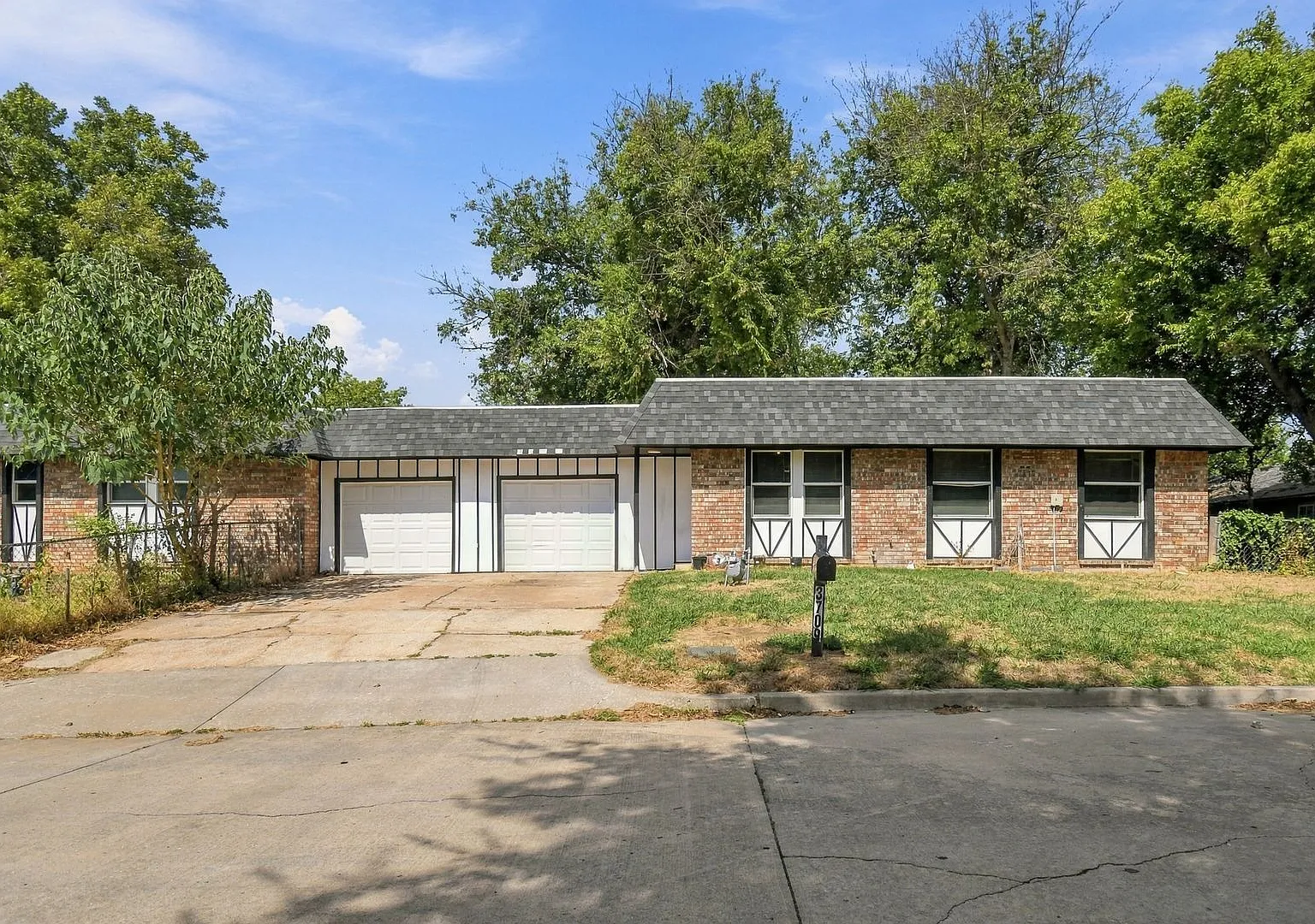 Charming 2-Bedroom Duplex in Tulsa — Photo 1