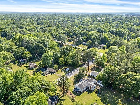 5th image of 359 Bowden Dr