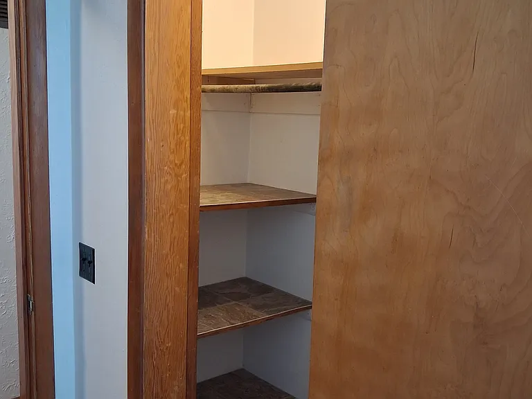 705 W Kelley St — Photo 15