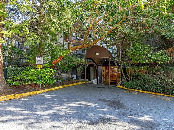 4th image of 1009 McKenzie Ave #310