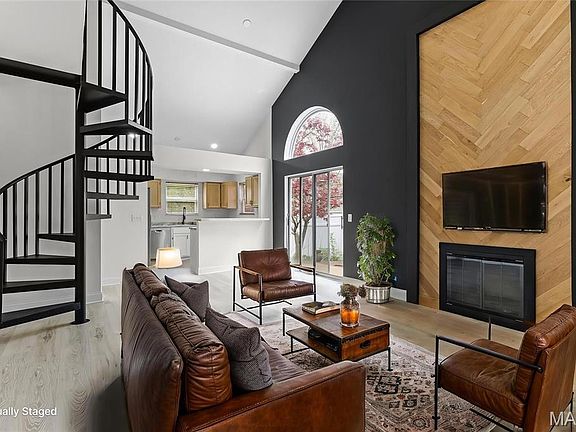 4th image of 838 Liberty Village Dr