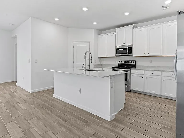 5637 SW 93rd St — Photo 7