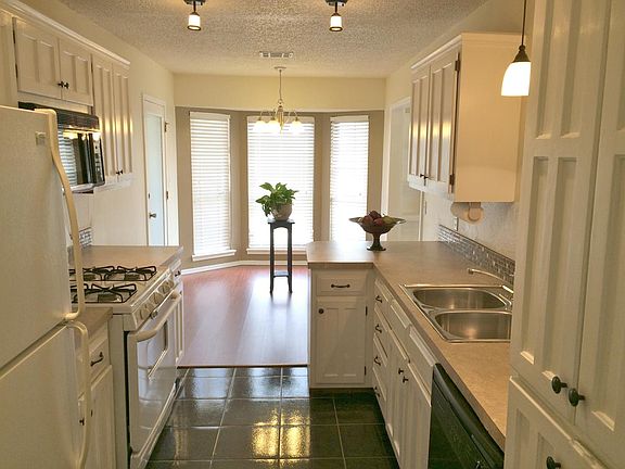 Updated kitchen with all applicances