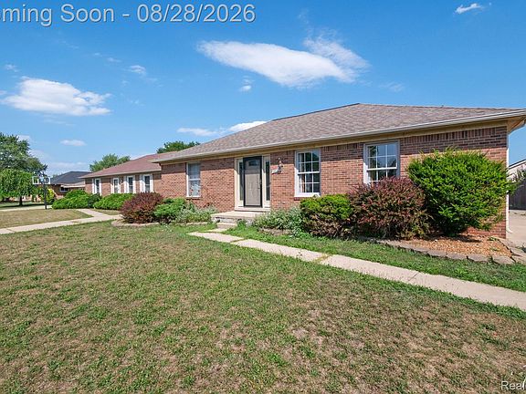 3rd image of 32320 Warner Ct