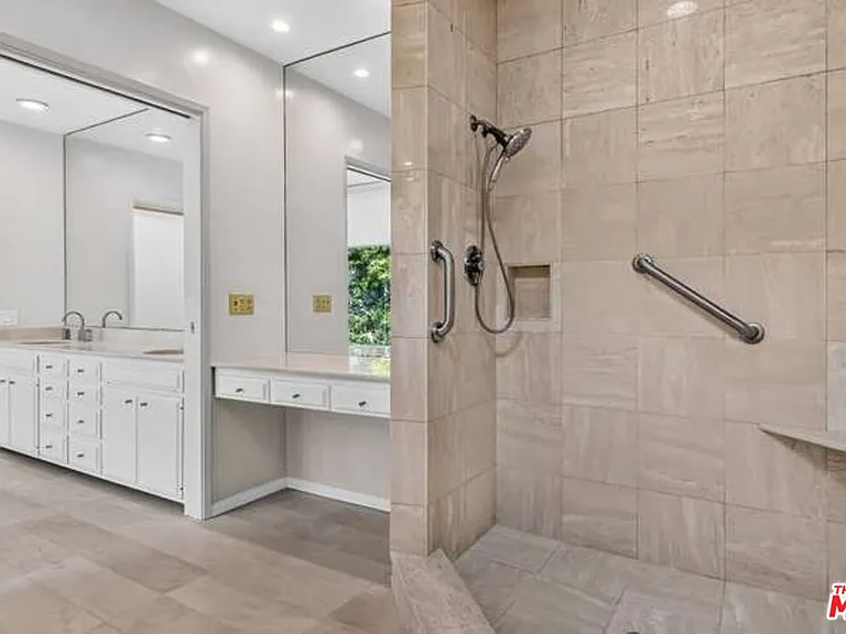 510 Toyopa Dr — Photo 22