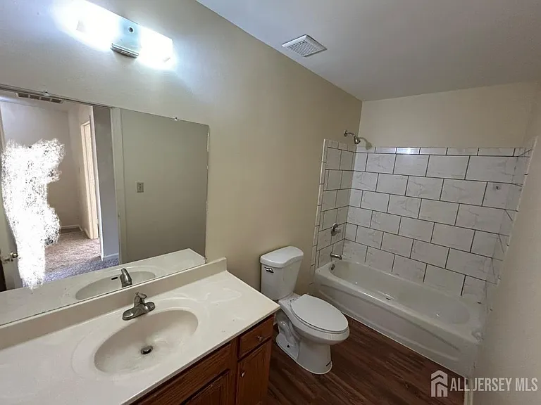 13 Hampton Rd #B — Photo 11