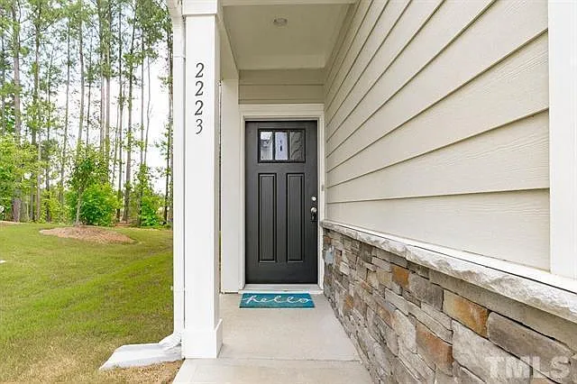 4 bed, 3.5 bath, 2401 sqft, $2,395 — Photo 3