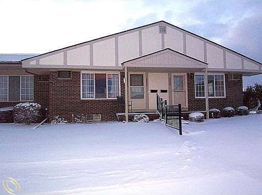 1st image of 25335 Franklin Ter #8