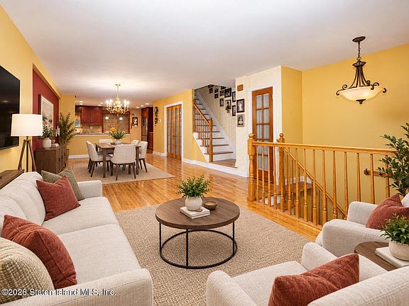 2nd image of 22 Field St