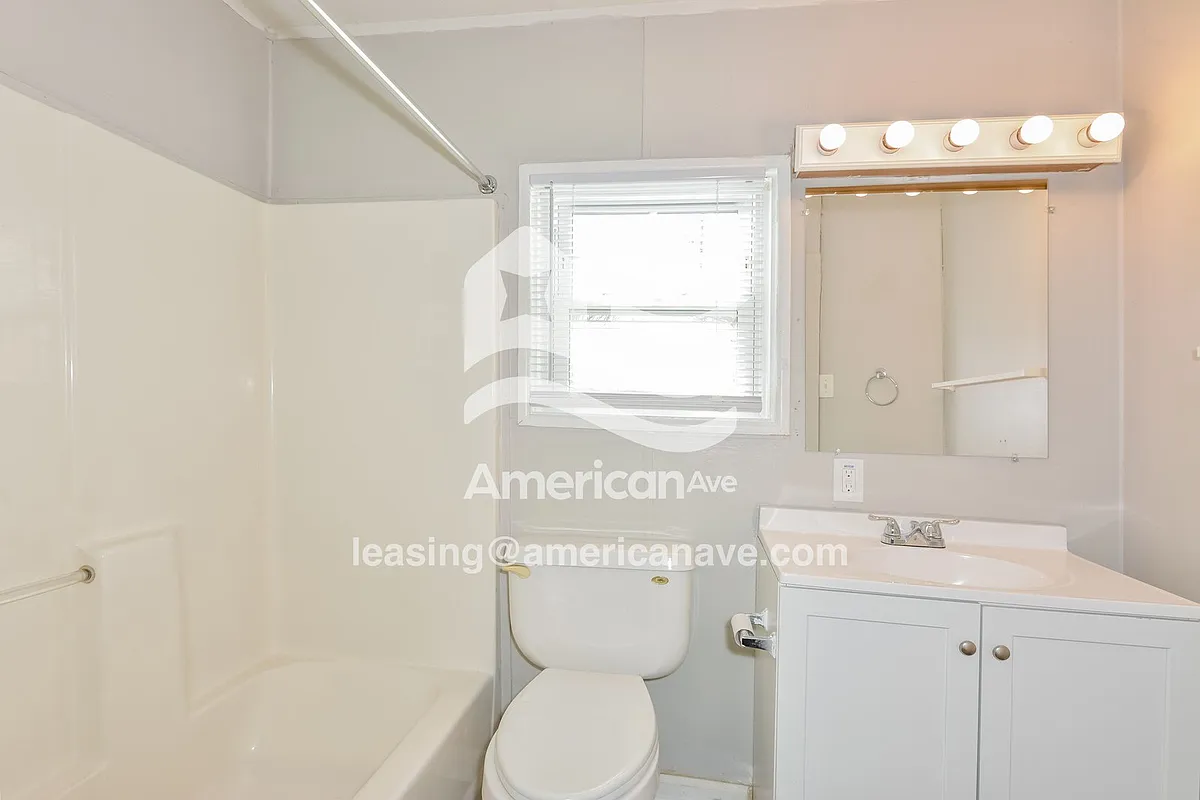 417926_011_wm_-_main_bathroom_13458446.jpg - 710 Chambers Rd