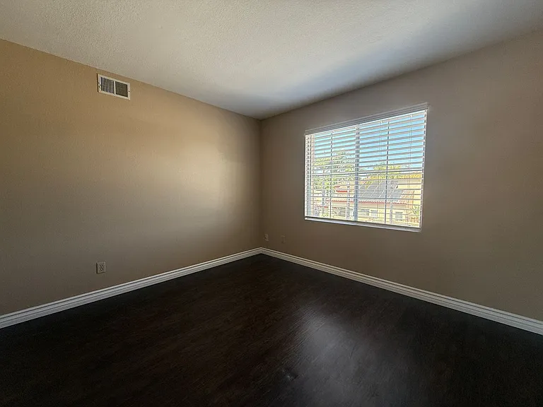 216 Richmond Park Pl — Photo 44