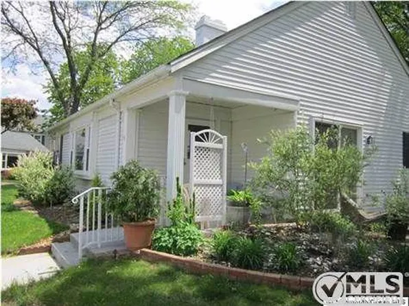 346 Norwich Ln #C, Monroe Township, NJ 08831