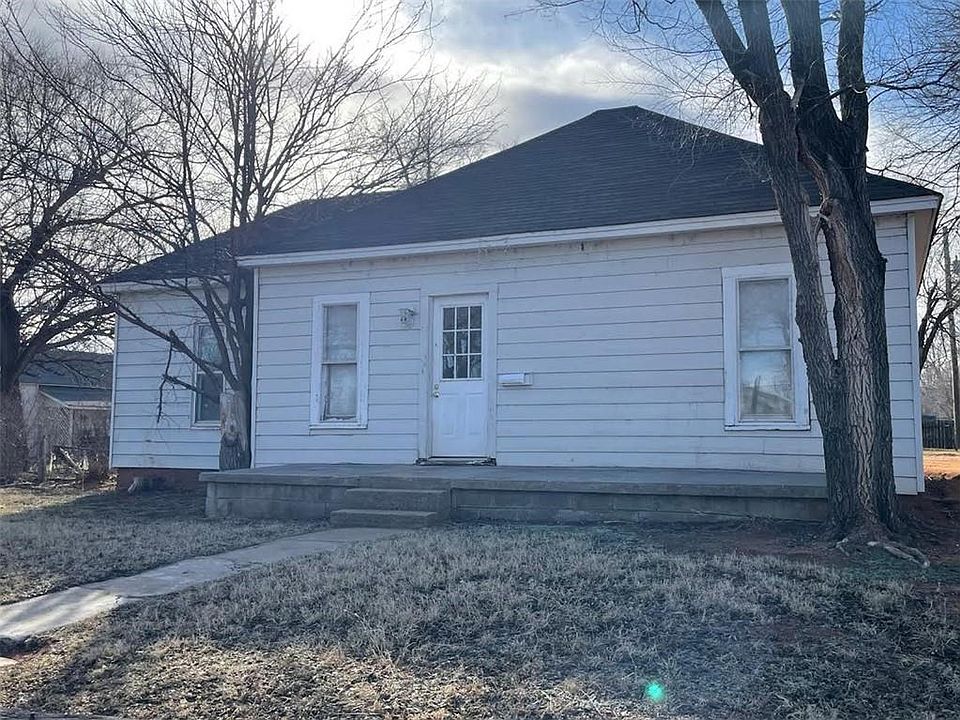 1st image of 904 W B Ave