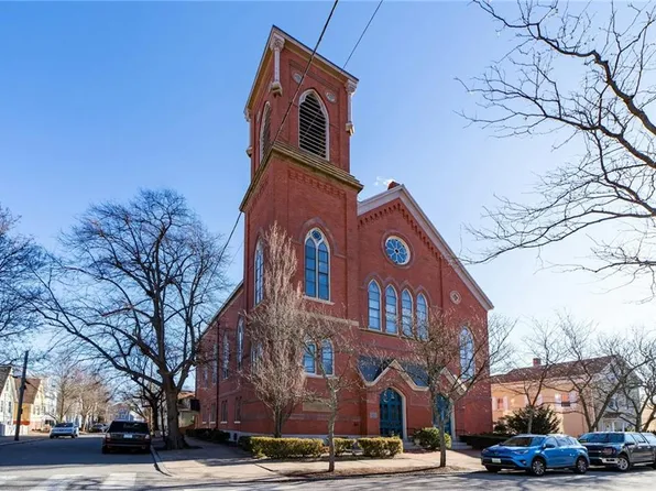 10 East St APT 2, Providence, RI 02906