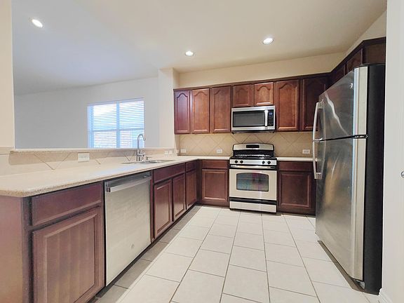 3rd image of 12807 Southern Valley Dr