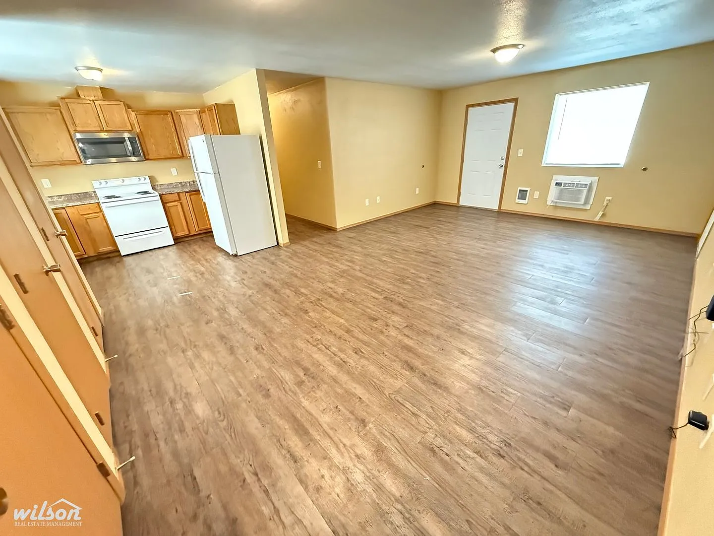 Beautiful 3 Bedroom Home in Tieton with Fully Fenced Backyard — Photo 3