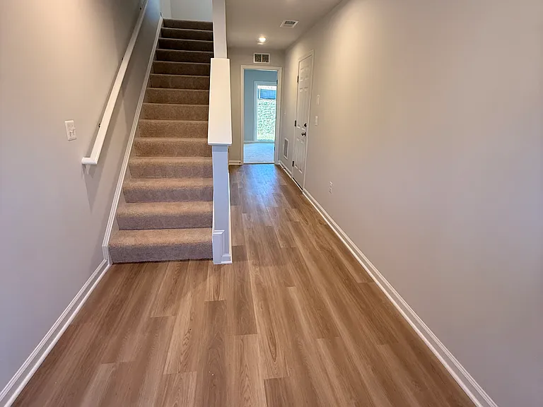 121 Oldfield Dr — Photo 11