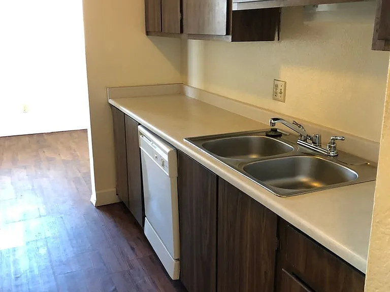 1820 Mactavish Ct — Photo 3