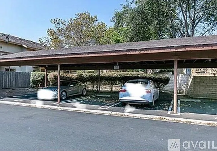 3 bed, 2.0 bath, 1300 sqft, $2,700 — Photo 4
