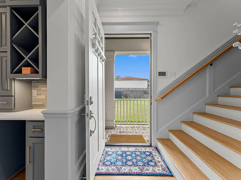 426 Marshall St — Photo 11